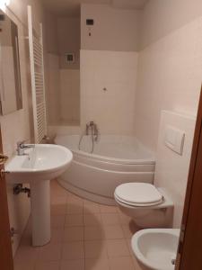Phòng tắm tại Locanda del Brinsc