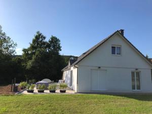 Galeriebild der Unterkunft Havre de paix dans le Jura Alsacien avec piscine privée externe de mai à septembre in Bendorf