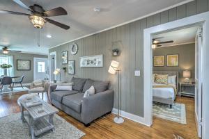 Chic Carrollton Cottage with Updated Interior!