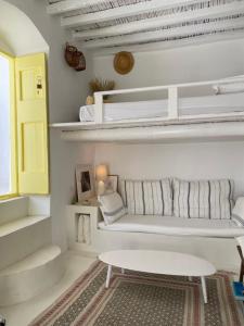 Gallery image of Serifos Lemon in Serifos Chora