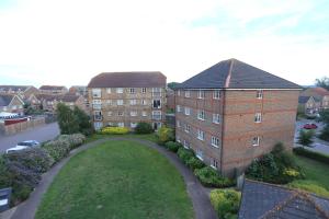 Photo de la galerie de l'établissement Modern 2 Bedroom Flat, with Free Parking, and WIFI, à Thamesmead