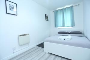 Gallery image of Modern 2 Bedroom Flat, with Free Parking, and WIFI in Thamesmead