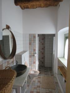 A bathroom at Aracsa Farm és Vendégház Kis Balaton és termál fürdők