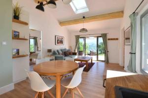 Posezení v ubytování The Restoration Place Pyrenees