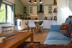 Kuchyň nebo kuchyňský kout v ubytování The Restoration Place Pyrenees + 26 fotografií