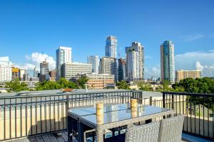 Gallery image of Encinal Condominiums in Austin