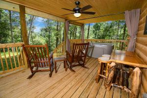 Gallery image of Gatlinburg - Honeymoon Hideaway in Gatlinburg