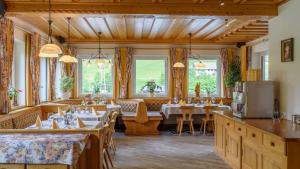 Restaurace v ubytování Hotel Landhaus Ausswinkl