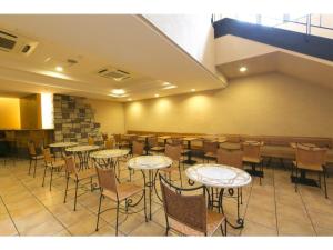A restaurant or other place to eat at R&B Hotel Kobe Motomachi - Vacation STAY 40715v