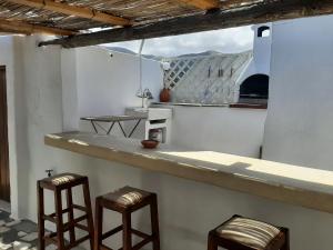 Η κουζίνα ή μικρή κουζίνα στο Traditional House by The Beach +43 φωτογραφίες