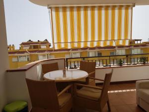 Balkon lub taras w obiekcie Tenerife PLAYA LA ARENA