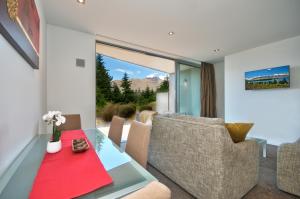 Gallery image of Lakes Edge Apartment in Queenstown