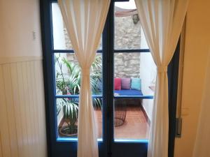 A seating area at Blue Home