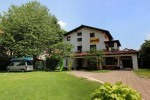 Zahrada ubytování Apartma & RAfting