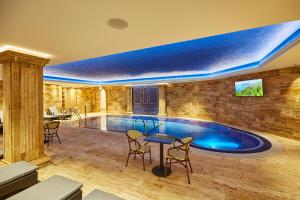 Piscina di A Hoteli - Hotel Park o nelle vicinanze