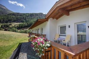 Výhľad na hory alebo výhľad na hory priamo z of the bed and breakfast