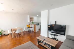 Μια τηλεόραση ή/και κέντρο ψυχαγωγίας στο Expoholidays- Primera linea de playa Palmeral