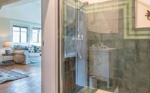 A bathroom at Bergvilla Oberon