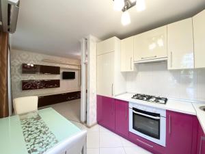 Kuchyňa alebo kuchynka v ubytovaní Beautiful 1-bedroom near Most City Center