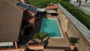 Bazén v ubytování B&B Villa Maria nebo v jeho okolí