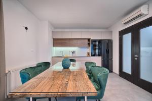 Kuchyň nebo kuchyňský kout v ubytování Liberty Living Apartments