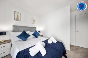 Gallery image of LONG STAYS 35 PERCENT OFF - PREMIUM EXECUTIVE APARTMENTS - SHERATON VIEW - CITY CENTRE - FOR FAMILIES , BUSINESS, LEISURE & RELOCATIONS - Free WiFi, Free Parking in Birmingham