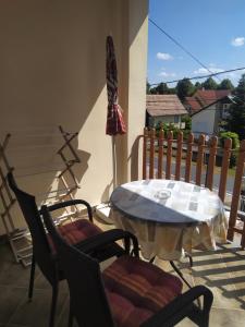 A balcony or terrace at Ildiko Appertements