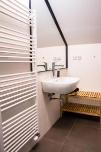 Koupelna v ubytování Hotel Restaurant Na Návsi + 25 fotografií