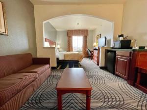 Gallery image of FairBridge Inn & Suites Cleburne in Cleburne