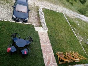 Vrt ispred objekta Apartman Žabljak