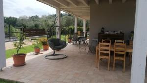 A balcony or terrace at B&B Solstizio d'estate