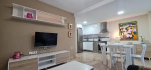 Kuchyňa alebo kuchynka v ubytovaní Puerto Fino Apartamentos