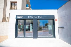 Exteriér alebo vchod do ubytovania Rentalmar Pins Marina