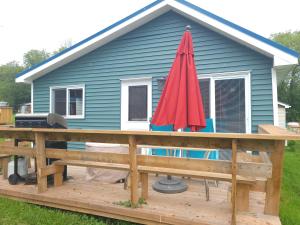 Gallery image of Stoneburg Cove Cottages in Carrying Place +120 photos