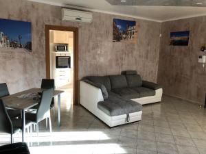 A seating area at Casa vacanza bella Puglia