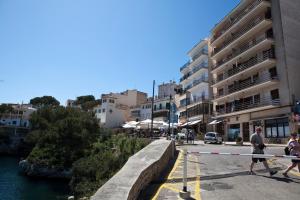 Gallery image of Apartamentos Llevant in Cala Figuera