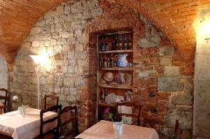 Reštaurácia alebo iné gastronomické zariadenie v ubytovaní Hotel Di Stefano