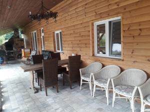 Fotografia z galérie ubytovania Jaśkowa Chata Bieszczady apartament z basenem v destinácii Baligród