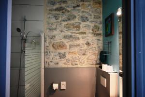 Koupelna v ubytování Logis Hôtel des Causses