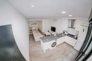 Kuchyňa alebo kuchynka v ubytovaní Nuevo y cómodo loft junto a la Mezquita