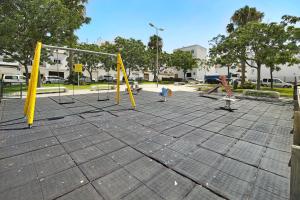 Plac zabaw dla dzieci w obiekcie Apartamento Venus 1
