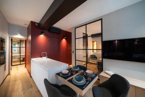 Postel nebo postele na pokoji v ubytování Le Balcon de la Vieille Ville Annecy