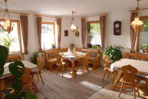 Posezení v ubytování Gästehaus Sonneck