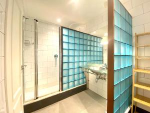 Vonios kambarys apgyvendinimo įstaigoje Luxury stay in the heart of the city