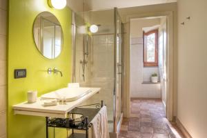 Kúpeľňa v ubytovaní Torrenova di Assisi Country House + 37 fotografií