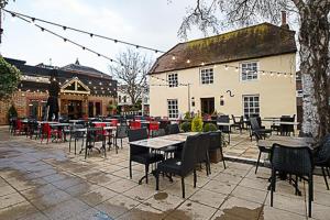 Restoran atau tempat makan lain di The Hatchet Inn Wetherspoon