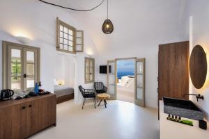 Gallery image of Azanti Suites - Adults Only in Megalochori