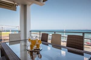 Gallery image of White Crystal Beachfront Apartment in Gournes
