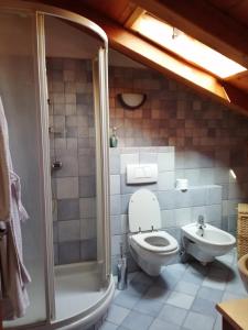 A bathroom at Mansarda Chanoux CIR n 0027