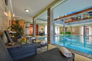 Πισίνα στο ή κοντά στο EDEN Rajskie Spa